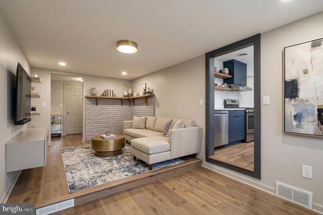 7726 EMERSON RD, Hyattsville, MD 20784