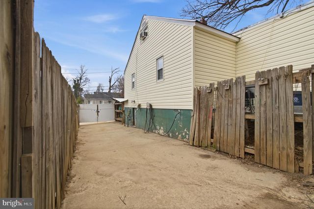 7726 EMERSON RD, Hyattsville, MD 20784