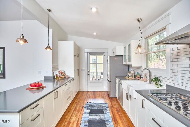 2202 Chapel Hill Road, Durham, NC 27707