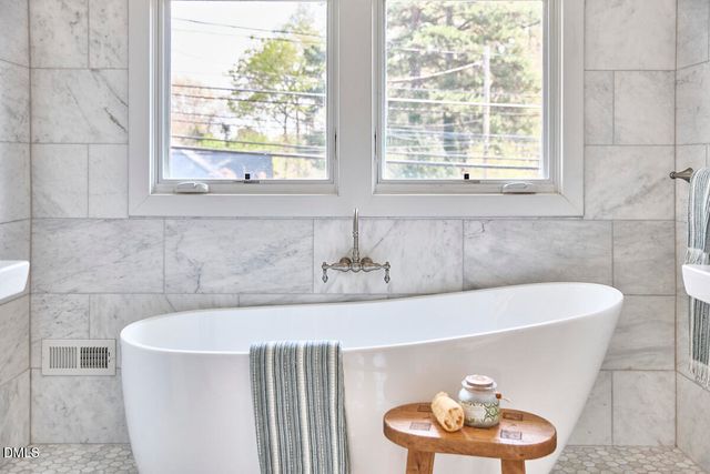 2202 Chapel Hill Road, Durham, NC 27707