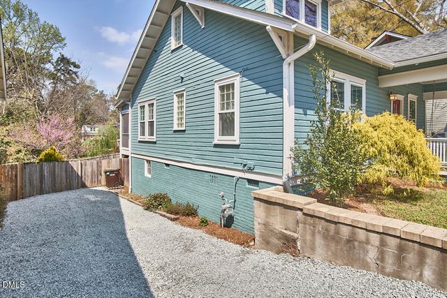 2202 Chapel Hill Road, Durham, NC 27707