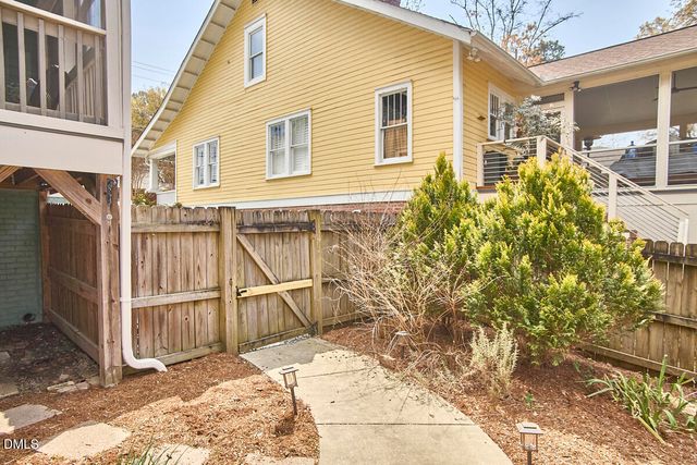 2202 Chapel Hill Road, Durham, NC 27707