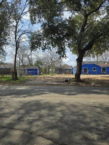 3570 E Rosewood Street E, Houston, TX 77004