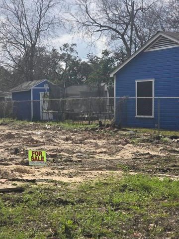 3570 E Rosewood Street E, Houston, TX 77004