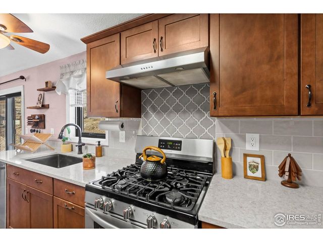 90 Redtail Ridge Way, Bellvue, CO 80512