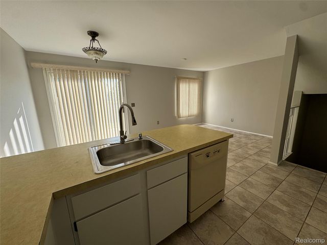 36311 Park Place Drive, Sterling Heights, MI 48310