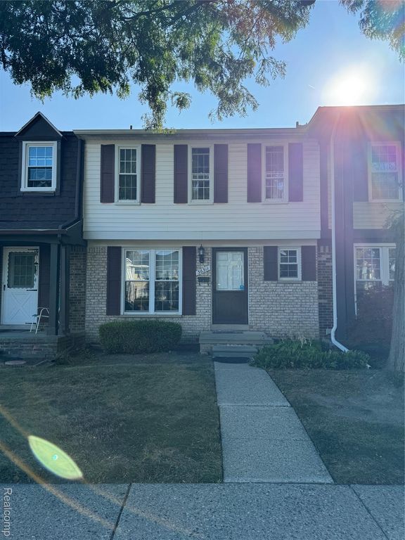 36311 Park Place Drive, Sterling Heights, MI 48310