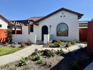 1110 W 1st Street, Oxnard, CA 93030