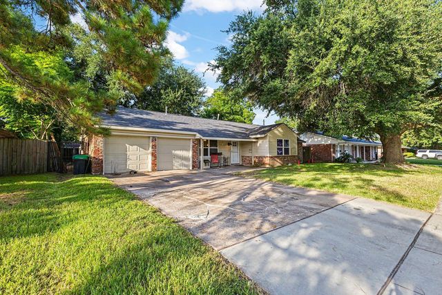 2006 Colby Drive, Baytown, TX 77520