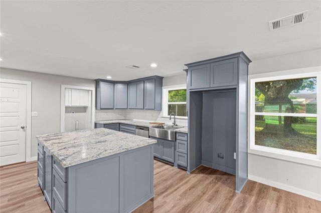 2006 Colby Drive, Baytown, TX 77520