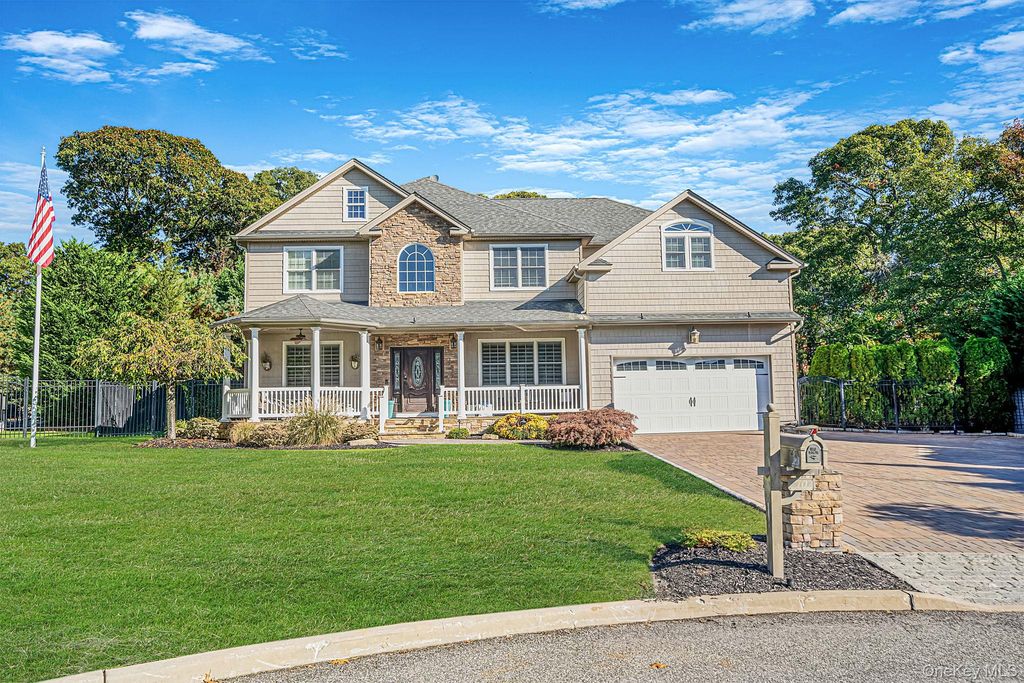 10 Privet Court, Smithtown, NY 11787 — exterior