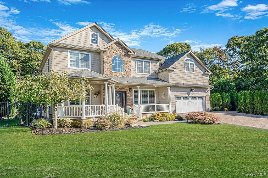 10 Privet Court, Smithtown, NY 11787 — photo 2
