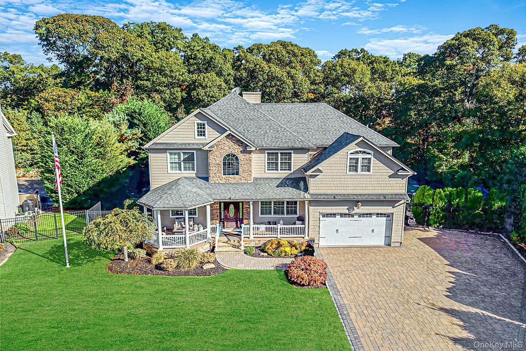 10 Privet Court, Smithtown, NY 11787 — photo 3