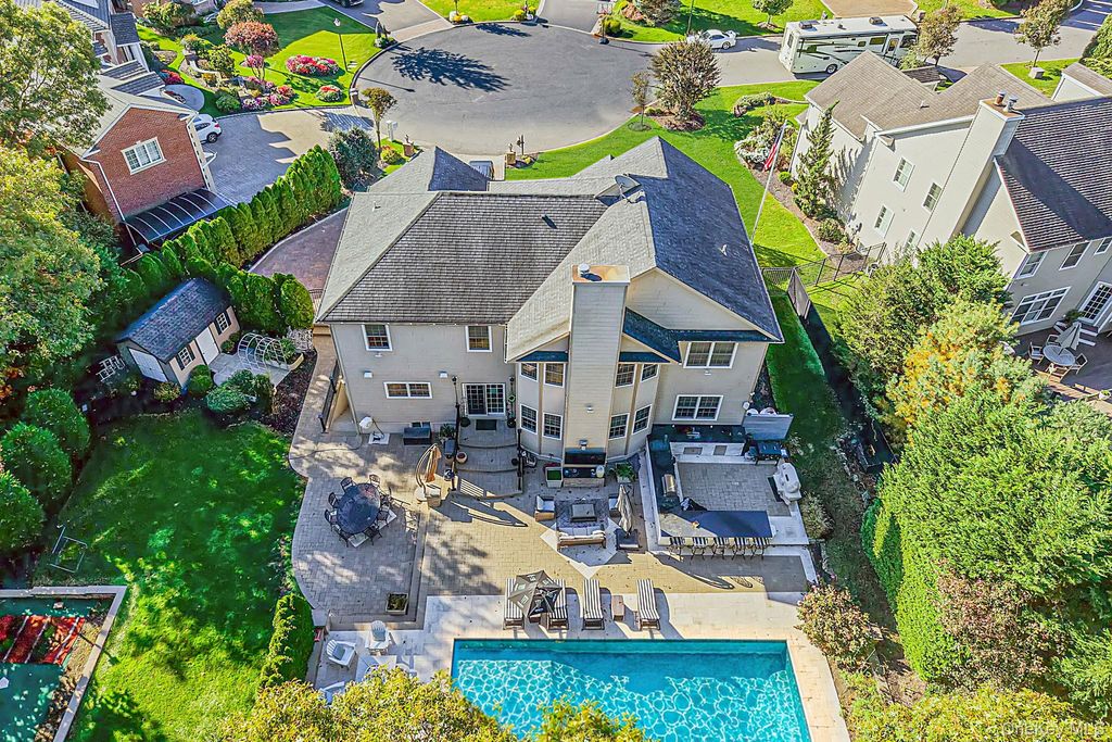 10 Privet Court, Smithtown, NY 11787 — photo 5