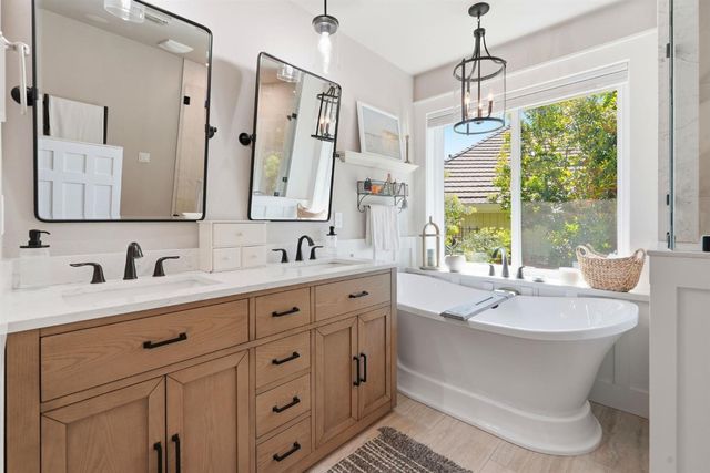 1475 Foxridge Cir, Auburn, CA 95603