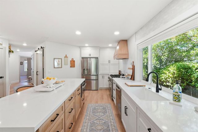 1475 Foxridge Cir, Auburn, CA 95603