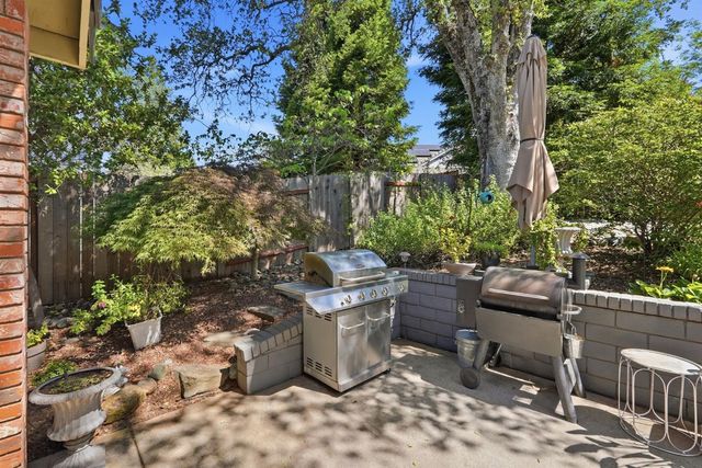 1475 Foxridge Cir, Auburn, CA 95603