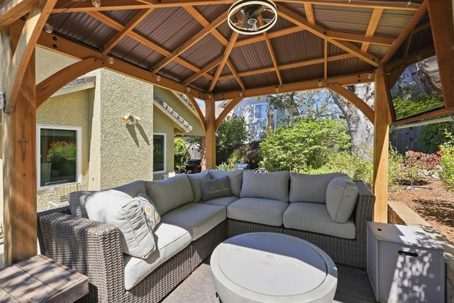 1475 Foxridge Cir, Auburn, CA 95603