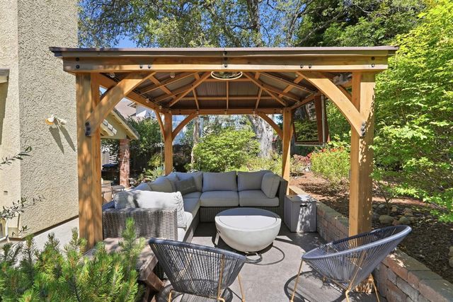 1475 Foxridge Cir, Auburn, CA 95603