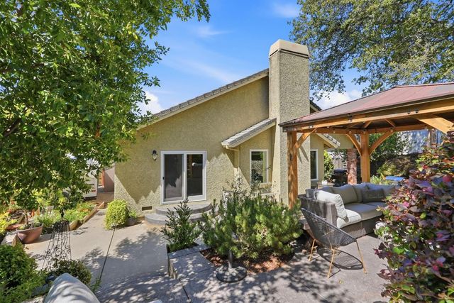 1475 Foxridge Cir, Auburn, CA 95603
