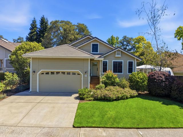 1475 Foxridge Cir, Auburn, CA 95603