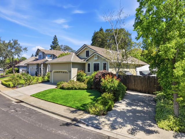 1475 Foxridge Cir, Auburn, CA 95603