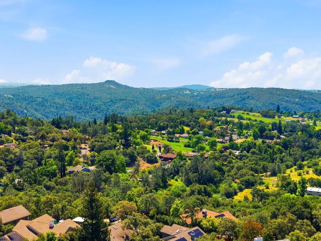 1475 Foxridge Cir, Auburn, CA 95603
