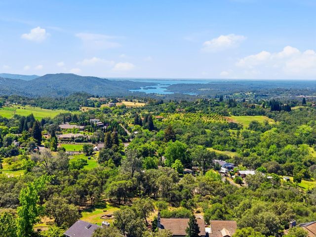 1475 Foxridge Cir, Auburn, CA 95603