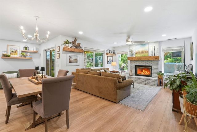 1475 Foxridge Cir, Auburn, CA 95603