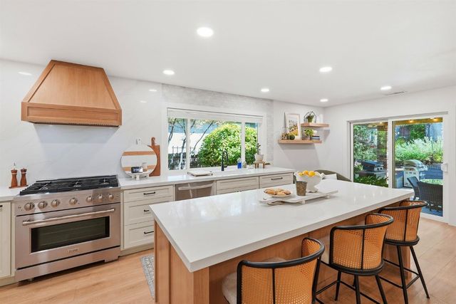 1475 Foxridge Cir, Auburn, CA 95603