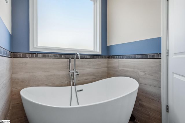 428 Deerwood Road, Anderson, SC 29621