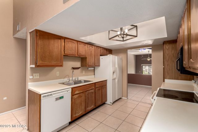 5231 N 1st Avenue, Tucson, AZ 85718