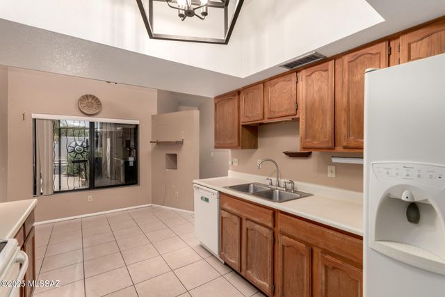 5231 N 1st Avenue, Tucson, AZ 85718