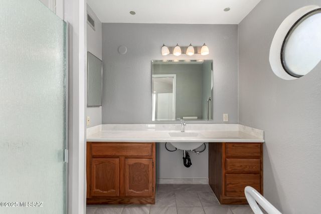 5231 N 1st Avenue, Tucson, AZ 85718