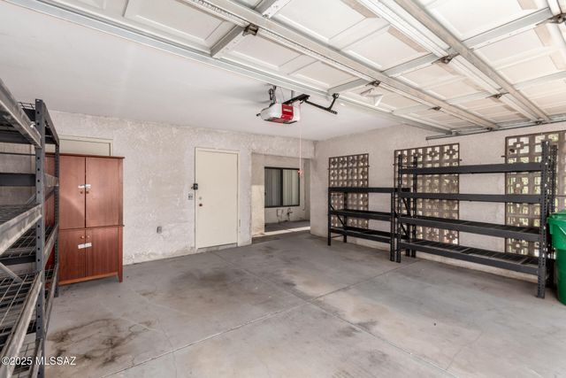 5231 N 1st Avenue, Tucson, AZ 85718