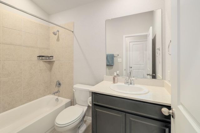 308 Babblebrook WAY, Hutto, TX 78634