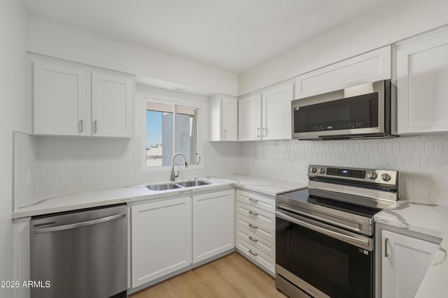 131 N HIGLEY Road 218, Mesa, AZ 85205