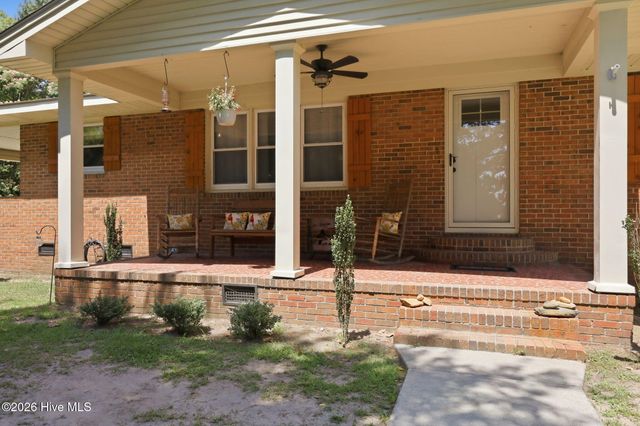 579 N Grimesland Bridge Road, Washington, NC 27889