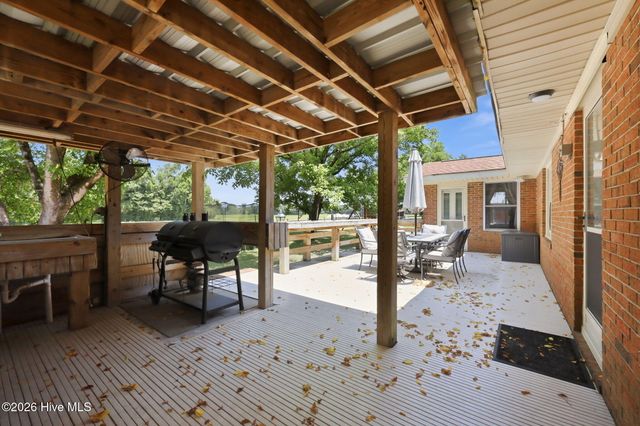 579 N Grimesland Bridge Road, Washington, NC 27889