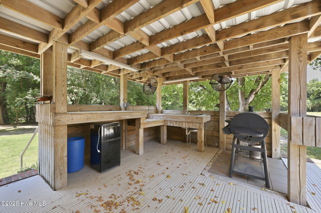 579 N Grimesland Bridge Road, Washington, NC 27889