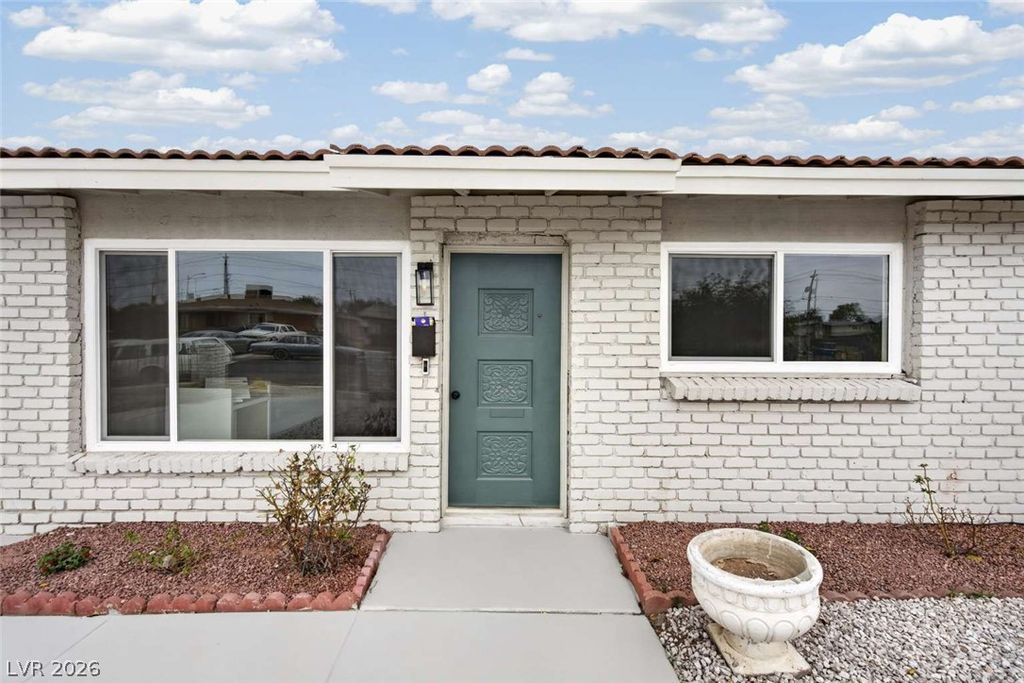1669 North G Street, Las Vegas, NV 89106 — photo 2