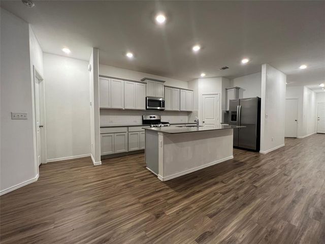 111 Vintage DR, San Marcos, TX 78666