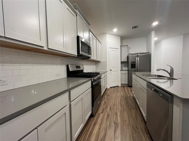 111 Vintage DR, San Marcos, TX 78666