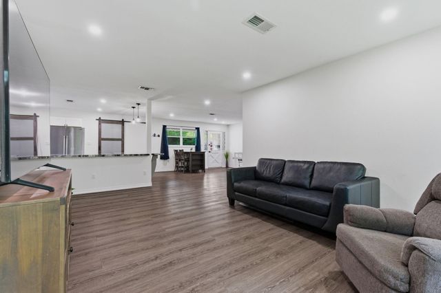 1705 Shady Oaks Drive, Conroe, TX 77301