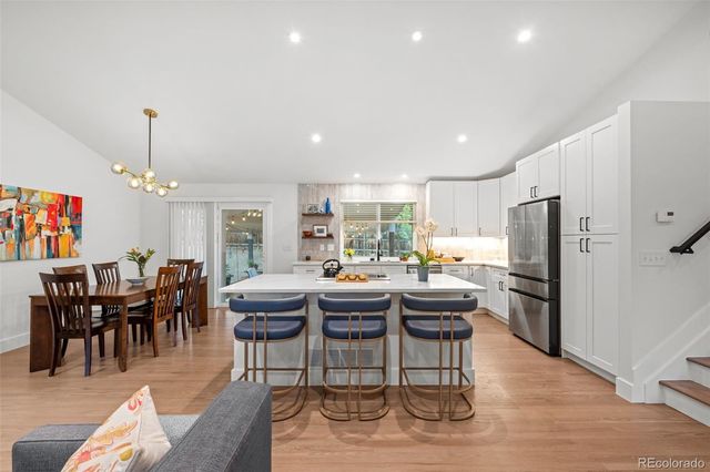 813 W Geddes Circle, Littleton, CO 80120