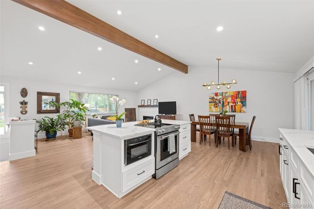 813 W Geddes Circle, Littleton, CO 80120