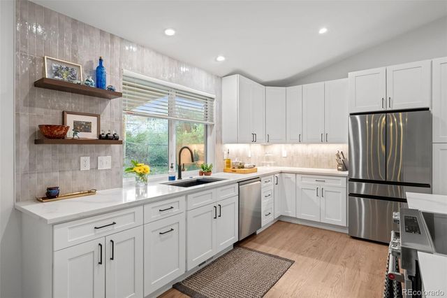 813 W Geddes Circle, Littleton, CO 80120