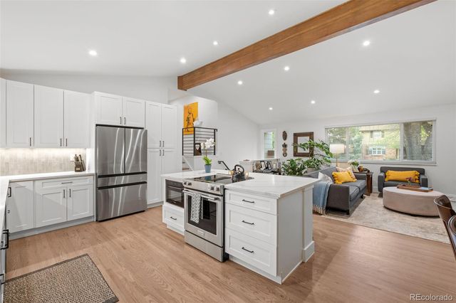813 W Geddes Circle, Littleton, CO 80120