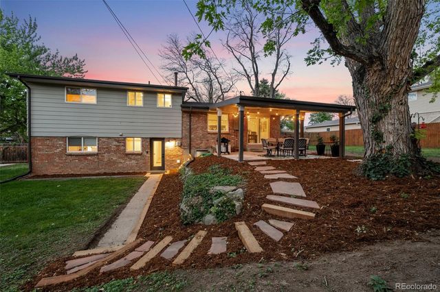 813 W Geddes Circle, Littleton, CO 80120