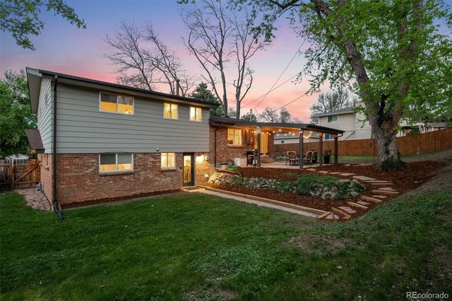 813 W Geddes Circle, Littleton, CO 80120